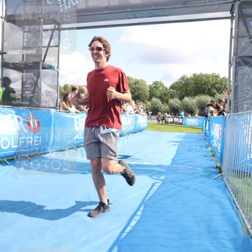 25.08.2024 - Elbe Triathlon Hamburg H.Heesch http://msf.ph/oto/6877632 25.08.2024 12:09:05 Ziel 501, 527, 1606, 1621, 1693, 1705 meine-sportfotos.de