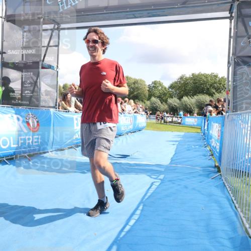 25.08.2024 - Elbe Triathlon Hamburg H.Heesch http://msf.ph/oto/6877635 25.08.2024 12:09:05 Ziel 501, 527, 1606, 1621, 1693, 1705 meine-sportfotos.de