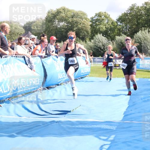 25.08.2024 - Elbe Triathlon Hamburg H.Heesch http://msf.ph/oto/6877638 25.08.2024 12:09:11 Ziel 501, 1506, 1606, 1621, 1693 meine-sportfotos.de