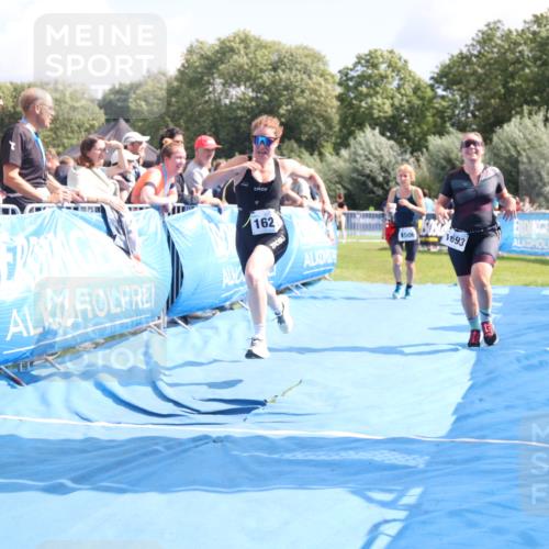 25.08.2024 - Elbe Triathlon Hamburg H.Heesch http://msf.ph/oto/6877641 25.08.2024 12:09:11 Ziel 501, 1506, 1606, 1621, 1693 meine-sportfotos.de