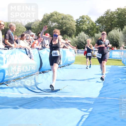 25.08.2024 - Elbe Triathlon Hamburg H.Heesch http://msf.ph/oto/6877647 25.08.2024 12:09:11 Ziel 501, 1506, 1606, 1621, 1693 meine-sportfotos.de