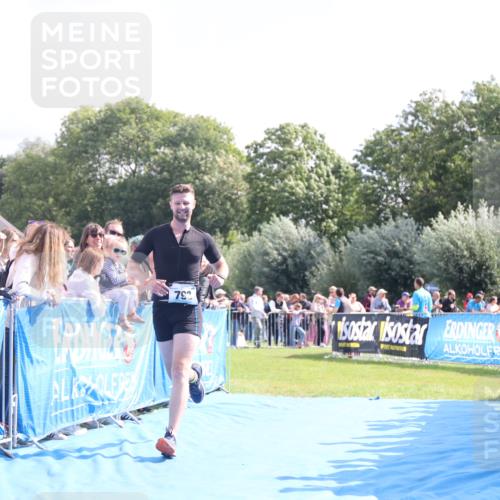 25.08.2024 - Elbe Triathlon Hamburg H.Heesch http://msf.ph/oto/6877652 25.08.2024 11:20:11 Ziel 619, 793 meine-sportfotos.de