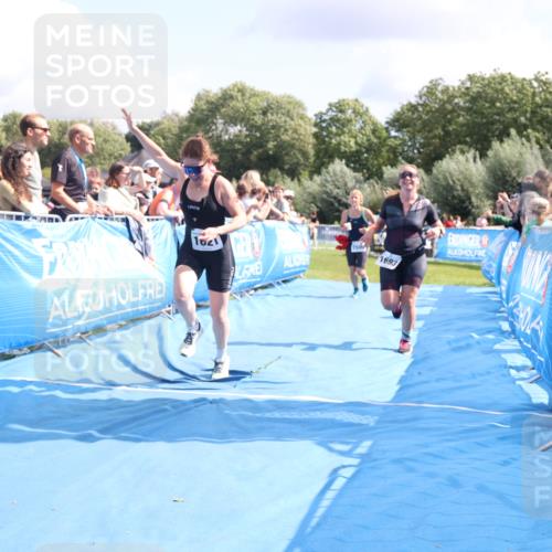 25.08.2024 - Elbe Triathlon Hamburg H.Heesch http://msf.ph/oto/6877656 25.08.2024 12:09:12 Ziel 1506, 1621, 1693 meine-sportfotos.de