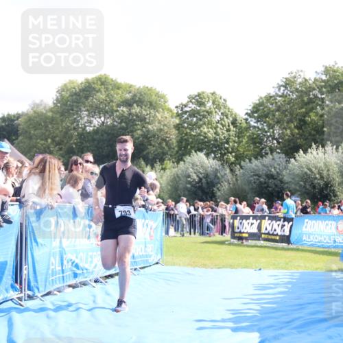 25.08.2024 - Elbe Triathlon Hamburg H.Heesch http://msf.ph/oto/6877658 25.08.2024 11:20:12 Ziel 619, 793 meine-sportfotos.de