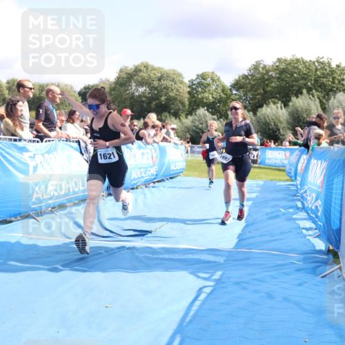 25.08.2024 - Elbe Triathlon Hamburg H.Heesch http://msf.ph/oto/6877661 25.08.2024 12:09:12 Ziel 1506, 1621, 1693 meine-sportfotos.de
