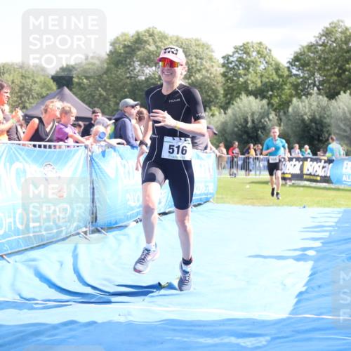 25.08.2024 - Elbe Triathlon Hamburg H.Heesch http://msf.ph/oto/6877662 25.08.2024 11:46:24 Ziel 516, 555, 565, 779, 1718 meine-sportfotos.de