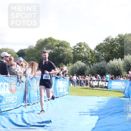 25.08.2024 - Elbe Triathlon Hamburg H.Heesch http://msf.ph/oto/6877673 25.08.2024 11:20:12 Ziel 619, 793 meine-sportfotos.de