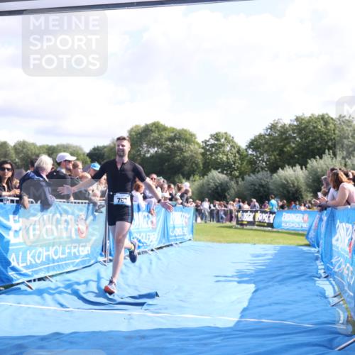 25.08.2024 - Elbe Triathlon Hamburg H.Heesch http://msf.ph/oto/6877690 25.08.2024 11:20:12 Ziel 619, 793 meine-sportfotos.de