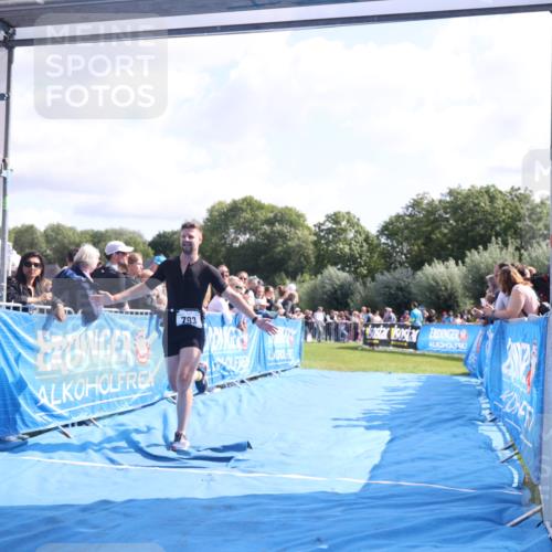 25.08.2024 - Elbe Triathlon Hamburg H.Heesch http://msf.ph/oto/6877694 25.08.2024 11:20:12 Ziel 619, 793 meine-sportfotos.de