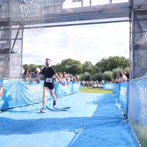 25.08.2024 - Elbe Triathlon Hamburg H.Heesch http://msf.ph/oto/6877705 25.08.2024 11:20:12 Ziel 619, 793 meine-sportfotos.de