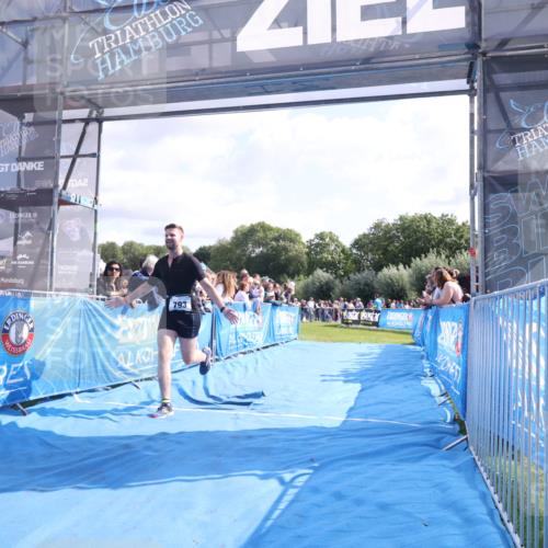 25.08.2024 - Elbe Triathlon Hamburg H.Heesch http://msf.ph/oto/6877708 25.08.2024 11:20:13 Ziel 619, 793 meine-sportfotos.de