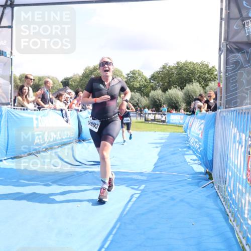 25.08.2024 - Elbe Triathlon Hamburg H.Heesch http://msf.ph/oto/6877716 25.08.2024 12:09:13 Ziel 1506, 1621, 1693 meine-sportfotos.de
