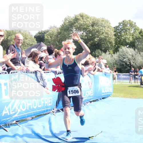 25.08.2024 - Elbe Triathlon Hamburg H.Heesch http://msf.ph/oto/6877723 25.08.2024 12:09:14 Ziel 490, 1506, 1621, 1693 meine-sportfotos.de