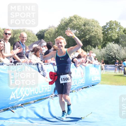 25.08.2024 - Elbe Triathlon Hamburg H.Heesch http://msf.ph/oto/6877729 25.08.2024 12:09:14 Ziel 490, 1506, 1621, 1693 meine-sportfotos.de