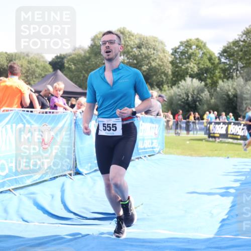 25.08.2024 - Elbe Triathlon Hamburg H.Heesch http://msf.ph/oto/6877733 25.08.2024 11:46:28 Ziel 516, 555 meine-sportfotos.de