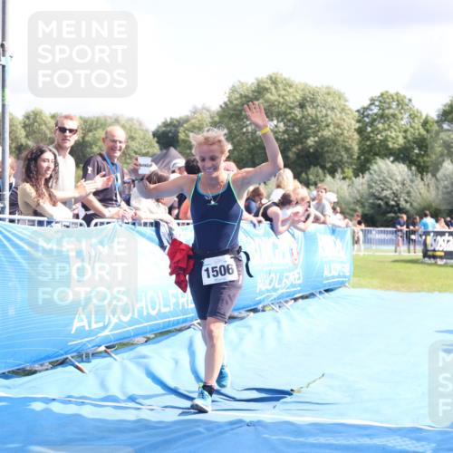 25.08.2024 - Elbe Triathlon Hamburg H.Heesch http://msf.ph/oto/6877738 25.08.2024 12:09:15 Ziel 490, 1506, 1621, 1693 meine-sportfotos.de