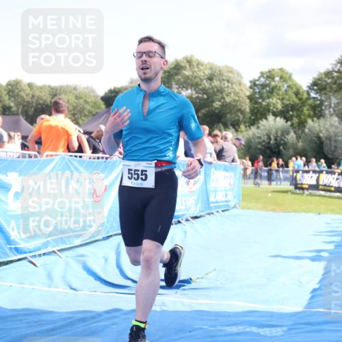 25.08.2024 - Elbe Triathlon Hamburg H.Heesch http://msf.ph/oto/6877745 25.08.2024 11:46:28 Ziel 516, 555 meine-sportfotos.de