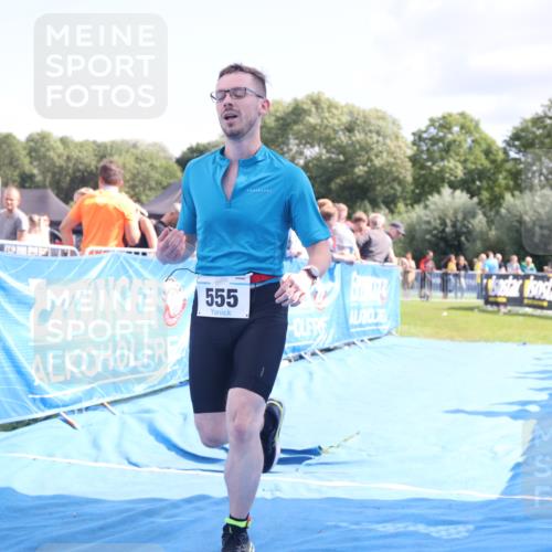 25.08.2024 - Elbe Triathlon Hamburg H.Heesch http://msf.ph/oto/6877747 25.08.2024 11:46:28 Ziel 516, 555 meine-sportfotos.de