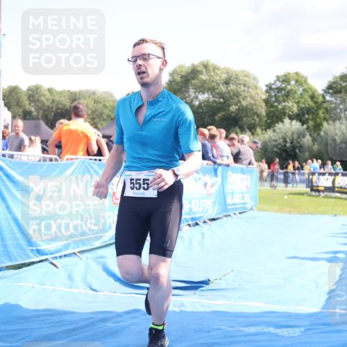 25.08.2024 - Elbe Triathlon Hamburg H.Heesch http://msf.ph/oto/6877750 25.08.2024 11:46:28 Ziel 516, 555 meine-sportfotos.de