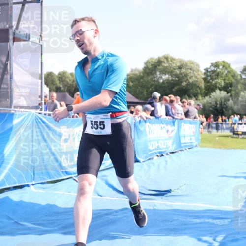25.08.2024 - Elbe Triathlon Hamburg H.Heesch http://msf.ph/oto/6877762 25.08.2024 11:46:28 Ziel 516, 555 meine-sportfotos.de