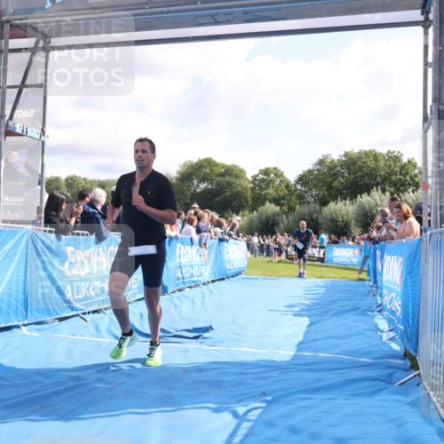25.08.2024 - Elbe Triathlon Hamburg H.Heesch http://msf.ph/oto/6877782 25.08.2024 11:20:27 Ziel 213, 637 meine-sportfotos.de