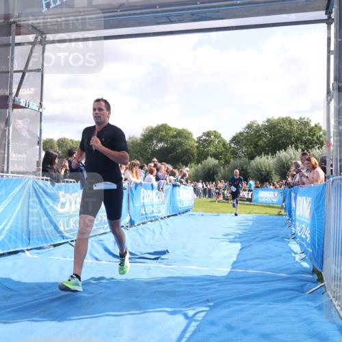 25.08.2024 - Elbe Triathlon Hamburg H.Heesch http://msf.ph/oto/6877786 25.08.2024 11:20:27 Ziel 213, 637 meine-sportfotos.de