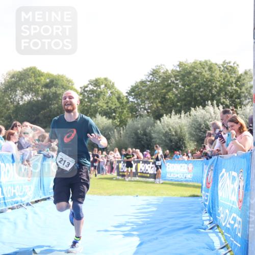 25.08.2024 - Elbe Triathlon Hamburg H.Heesch http://msf.ph/oto/6877802 25.08.2024 11:20:30 Ziel 213, 351, 605, 637 meine-sportfotos.de