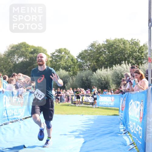 25.08.2024 - Elbe Triathlon Hamburg H.Heesch http://msf.ph/oto/6877806 25.08.2024 11:20:30 Ziel 213, 351, 605, 637 meine-sportfotos.de