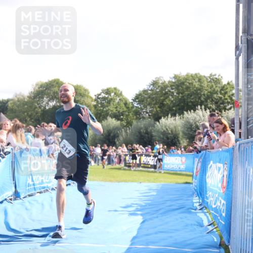 25.08.2024 - Elbe Triathlon Hamburg H.Heesch http://msf.ph/oto/6877812 25.08.2024 11:20:30 Ziel 213, 351, 605, 637 meine-sportfotos.de