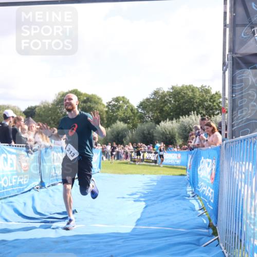 25.08.2024 - Elbe Triathlon Hamburg H.Heesch http://msf.ph/oto/6877818 25.08.2024 11:20:30 Ziel 213, 351, 605, 637 meine-sportfotos.de