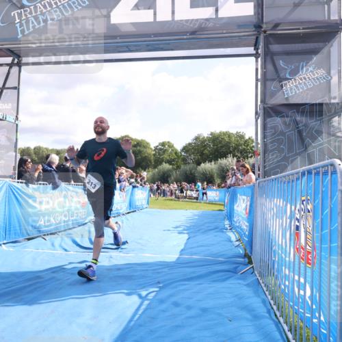 25.08.2024 - Elbe Triathlon Hamburg H.Heesch http://msf.ph/oto/6877831 25.08.2024 11:20:30 Ziel 213, 351, 605, 637 meine-sportfotos.de