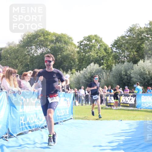 25.08.2024 - Elbe Triathlon Hamburg H.Heesch http://msf.ph/oto/6877837 25.08.2024 11:20:36 Ziel 213, 351, 605 meine-sportfotos.de