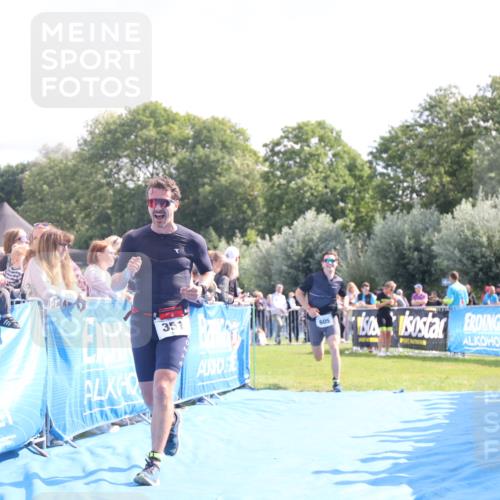 25.08.2024 - Elbe Triathlon Hamburg H.Heesch http://msf.ph/oto/6877843 25.08.2024 11:20:36 Ziel 213, 351, 605 meine-sportfotos.de