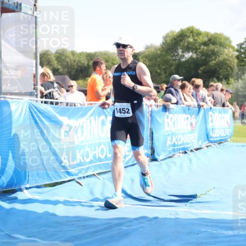 25.08.2024 - Elbe Triathlon Hamburg H.Heesch http://msf.ph/oto/6877890 25.08.2024 11:47:00 Ziel 415, 473, 488, 1452 meine-sportfotos.de