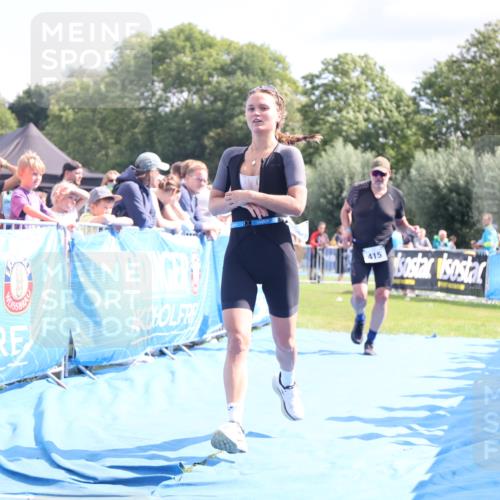 25.08.2024 - Elbe Triathlon Hamburg H.Heesch http://msf.ph/oto/6877908 25.08.2024 11:47:02 Ziel 415, 488, 1452 meine-sportfotos.de