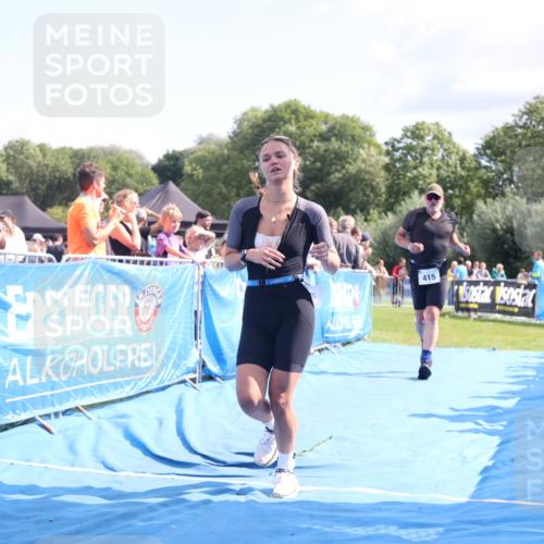 25.08.2024 - Elbe Triathlon Hamburg H.Heesch http://msf.ph/oto/6877928 25.08.2024 11:47:03 Ziel 415, 488, 1452 meine-sportfotos.de