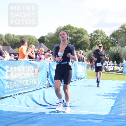 25.08.2024 - Elbe Triathlon Hamburg H.Heesch http://msf.ph/oto/6877930 25.08.2024 11:47:03 Ziel 415, 488, 1452 meine-sportfotos.de