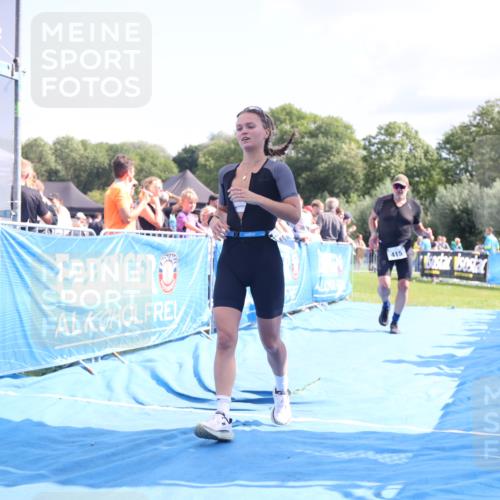 25.08.2024 - Elbe Triathlon Hamburg H.Heesch http://msf.ph/oto/6877934 25.08.2024 11:47:03 Ziel 415, 488, 1452 meine-sportfotos.de