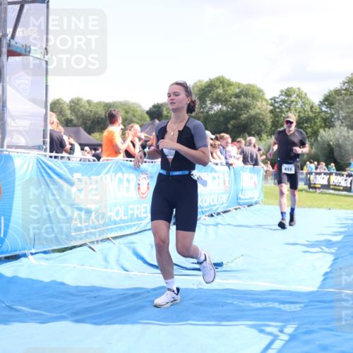 25.08.2024 - Elbe Triathlon Hamburg H.Heesch http://msf.ph/oto/6877940 25.08.2024 11:47:03 Ziel 415, 488, 1452 meine-sportfotos.de
