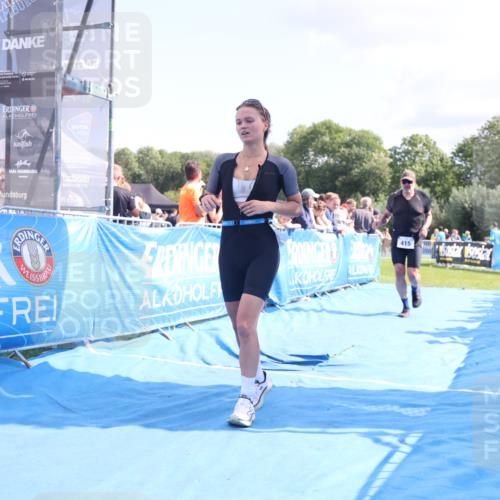 25.08.2024 - Elbe Triathlon Hamburg H.Heesch http://msf.ph/oto/6877946 25.08.2024 11:47:03 Ziel 415, 488, 1452 meine-sportfotos.de