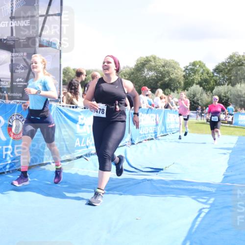 25.08.2024 - Elbe Triathlon Hamburg H.Heesch http://msf.ph/oto/6877952 25.08.2024 12:09:29 Ziel 490, 524, 1478, 1649, 1651, 1660 meine-sportfotos.de