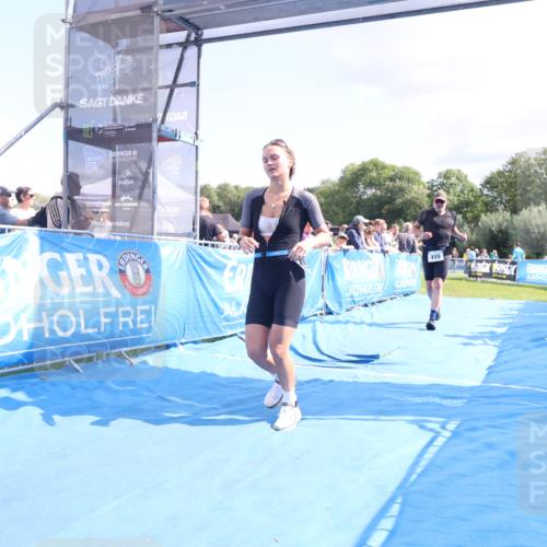 25.08.2024 - Elbe Triathlon Hamburg H.Heesch http://msf.ph/oto/6877953 25.08.2024 11:47:04 Ziel 415, 488, 1452 meine-sportfotos.de