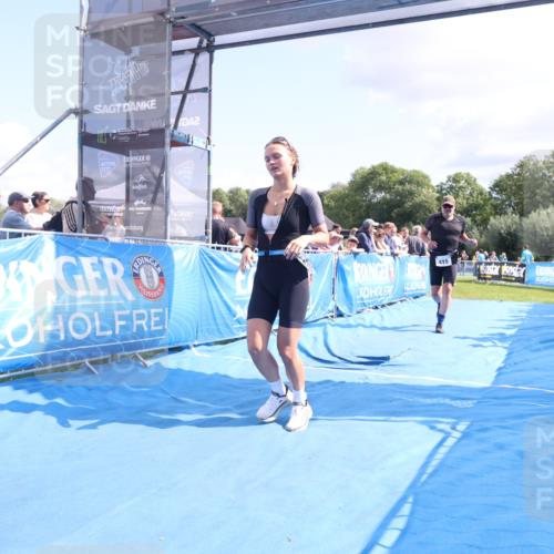 25.08.2024 - Elbe Triathlon Hamburg H.Heesch http://msf.ph/oto/6877955 25.08.2024 11:47:04 Ziel 415, 488, 1452 meine-sportfotos.de