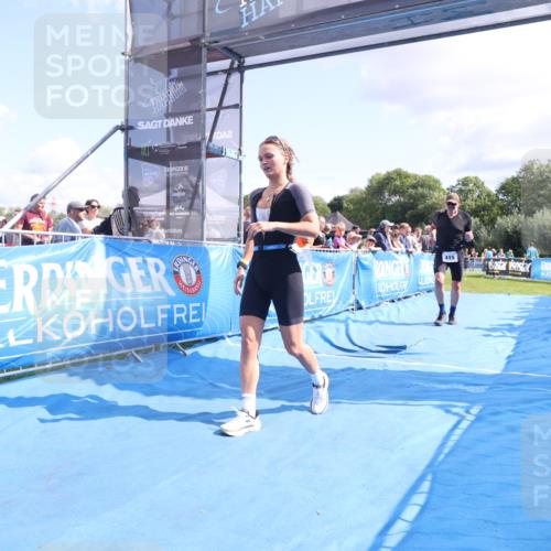 25.08.2024 - Elbe Triathlon Hamburg H.Heesch http://msf.ph/oto/6877961 25.08.2024 11:47:04 Ziel 415, 488, 1452 meine-sportfotos.de