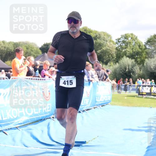 25.08.2024 - Elbe Triathlon Hamburg H.Heesch http://msf.ph/oto/6877977 25.08.2024 11:47:05 Ziel 415, 488, 1452 meine-sportfotos.de