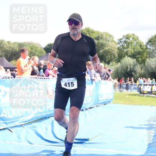 25.08.2024 - Elbe Triathlon Hamburg H.Heesch http://msf.ph/oto/6877979 25.08.2024 11:47:05 Ziel 415, 488, 1452 meine-sportfotos.de