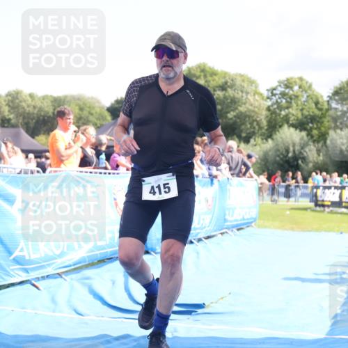 25.08.2024 - Elbe Triathlon Hamburg H.Heesch http://msf.ph/oto/6877981 25.08.2024 11:47:05 Ziel 415, 488, 1452 meine-sportfotos.de