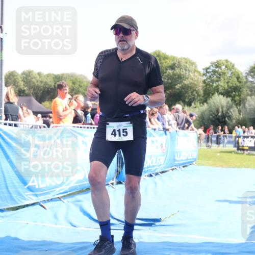 25.08.2024 - Elbe Triathlon Hamburg H.Heesch http://msf.ph/oto/6877984 25.08.2024 11:47:05 Ziel 415, 488, 1452 meine-sportfotos.de