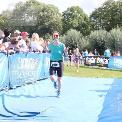 25.08.2024 - Elbe Triathlon Hamburg H.Heesch http://msf.ph/oto/6877985 25.08.2024 12:09:38 Ziel 518, 1653, 1691 meine-sportfotos.de
