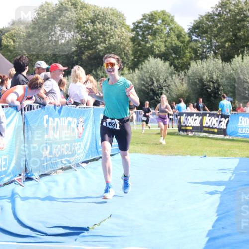 25.08.2024 - Elbe Triathlon Hamburg H.Heesch http://msf.ph/oto/6877989 25.08.2024 12:09:38 Ziel 518, 1653, 1691 meine-sportfotos.de